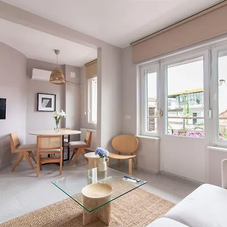 2br House W Island Charm Apartment
