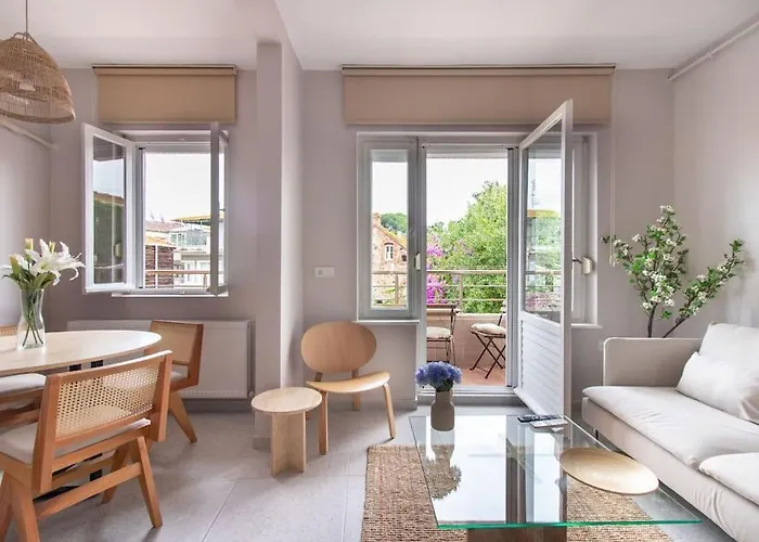 Apartment 2br House W Island Charm